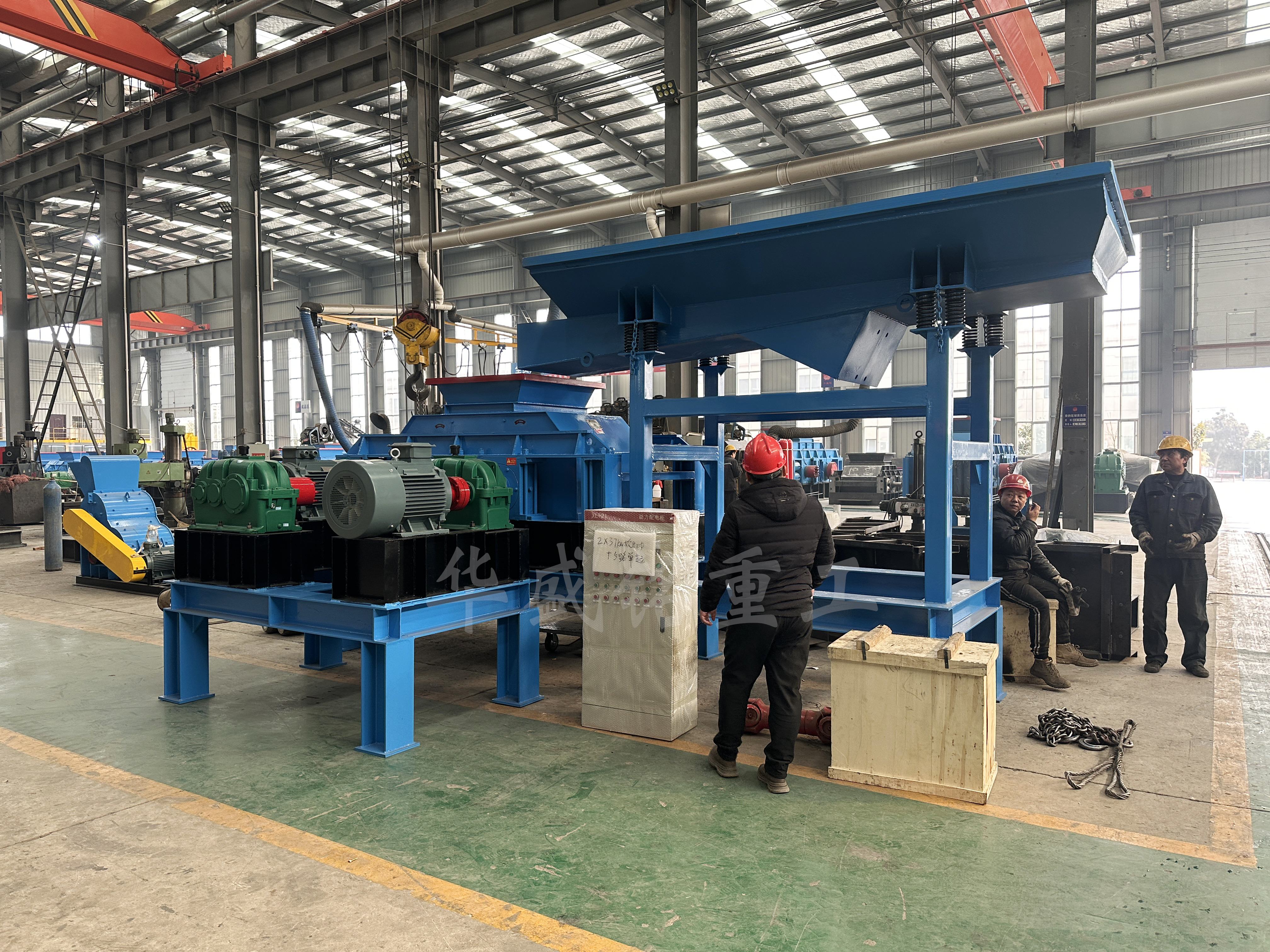 石英石破碎設備眾多，為何狼牙齒輥破碎機脫穎而出？