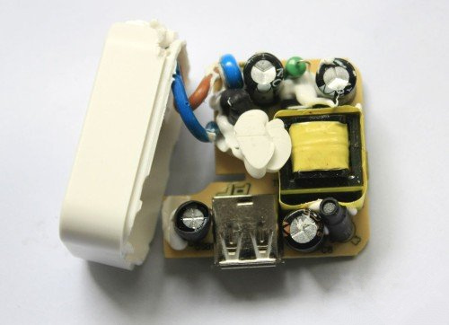 移動電源的好幫手-三芯認證變壓器